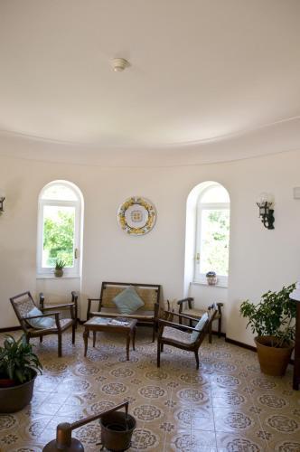 Sarah Hotel 4*