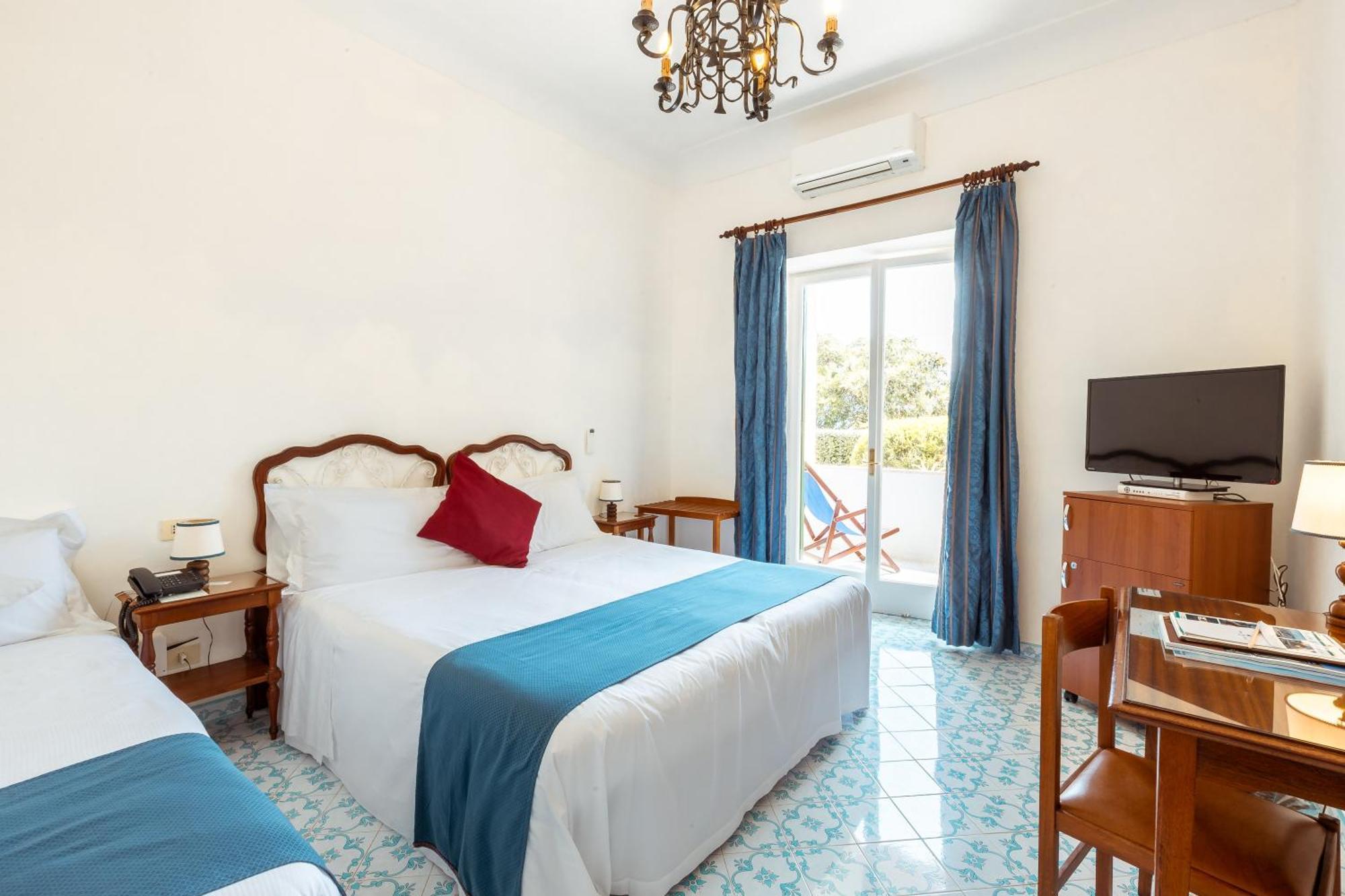 Sarah 4* Capri